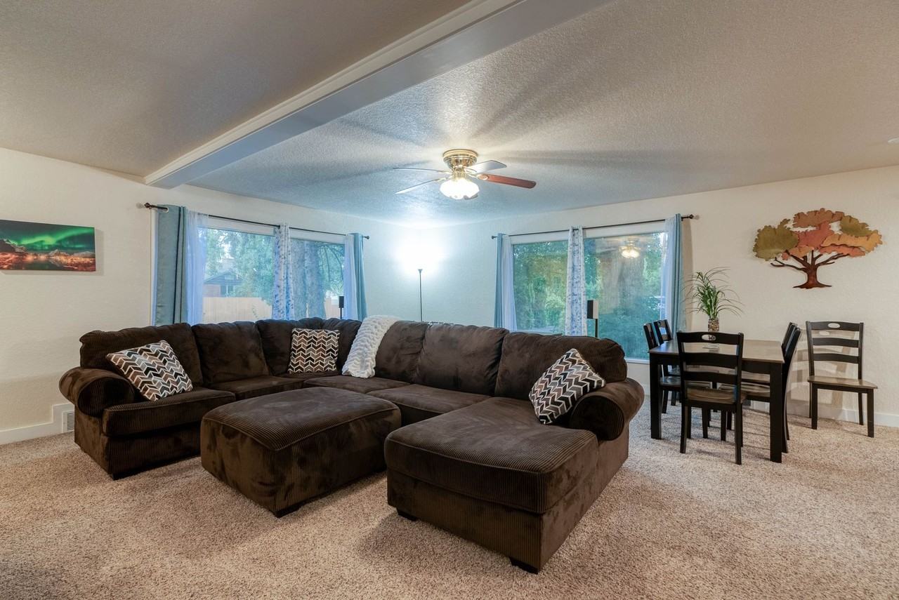430 S Meridian Rd - Photo 6 of 26