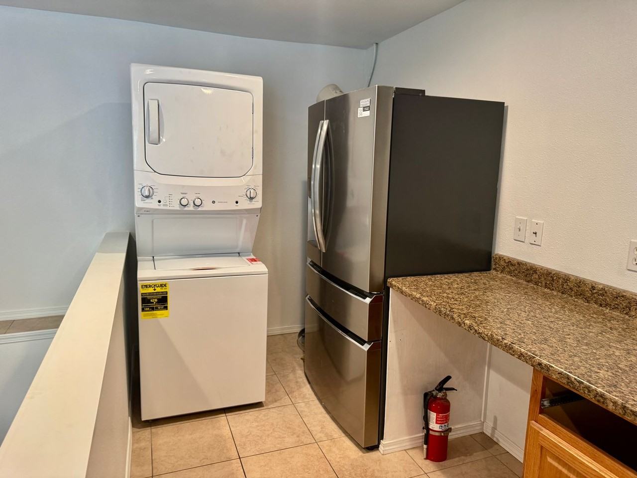 18701 Snohomish Ave #B - Photo 4 of 11