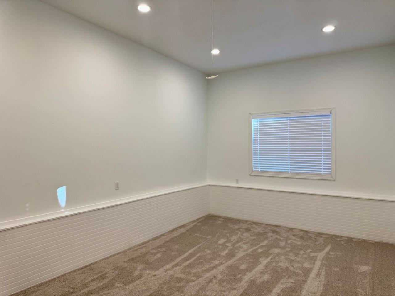 18701 Snohomish Ave #B - Photo 7 of 11