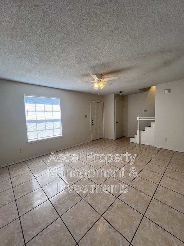 2133 Kerria Ave #4 - Photo 3 of 14