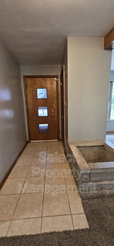 7430 W Jefferson Blvd - Photo 2 of 30