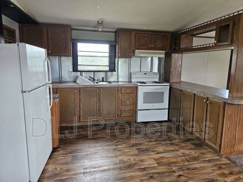 616 Ruby Maes Way - Photo 3 of 10