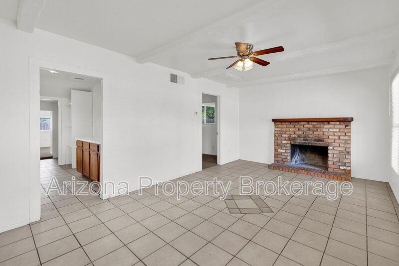 119 W 9th Pl - Photo 3 of 26