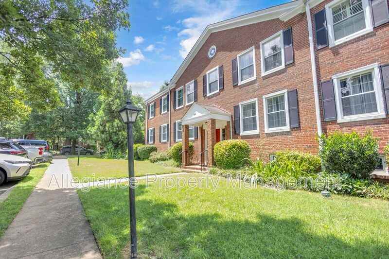 2931 S Columbus St - Photo 3 of 44