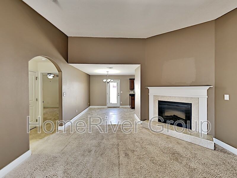 8907 Hertford Cir - Photo 3 of 22