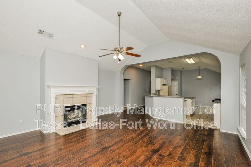 6208 Bowin Dr - Photo 2 of 20