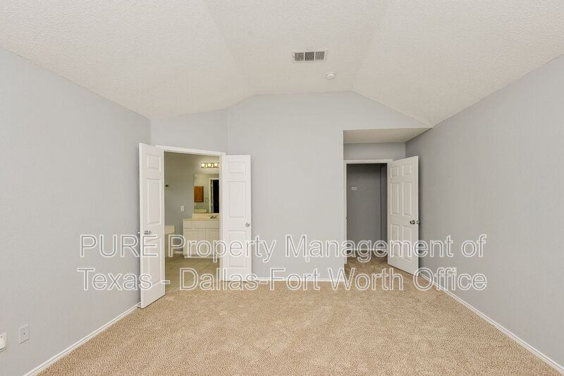 6208 Bowin Dr - Photo 6 of 20