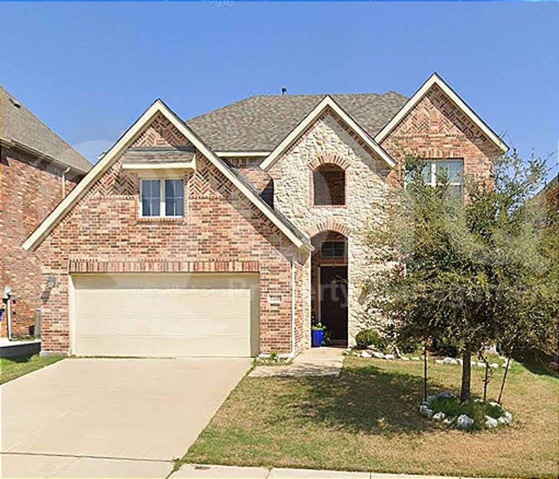 1108 Horsetail Drive - Photo 2 of 10