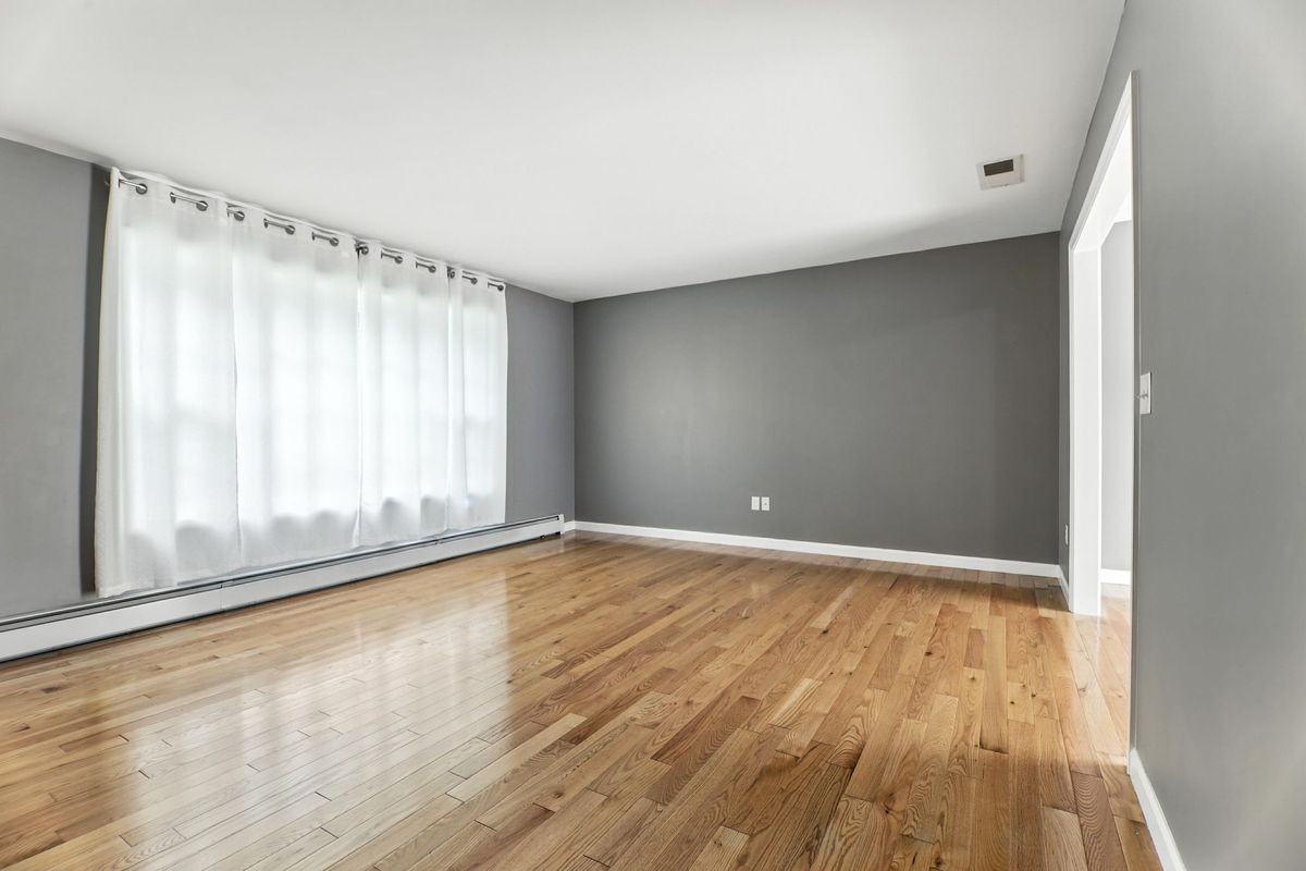 221 Griffin Rd - Photo 2 of 27