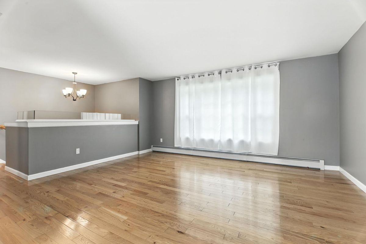 221 Griffin Rd - Photo 3 of 27