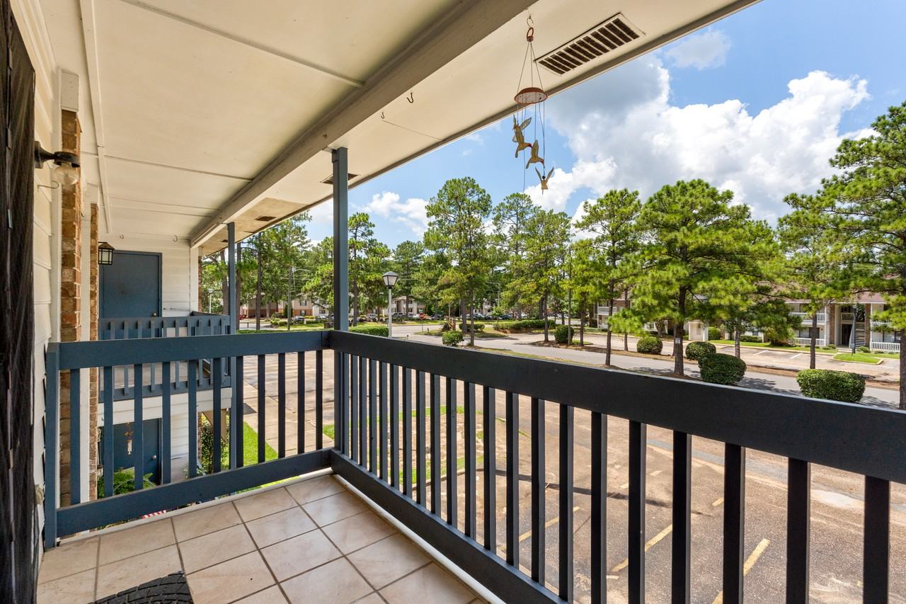 6040 Grelot Rd - Photo 3 of 21