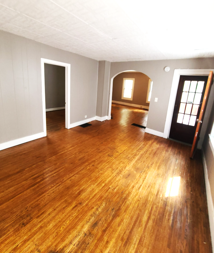 136 Lyndhurst St - Photo 3 of 11