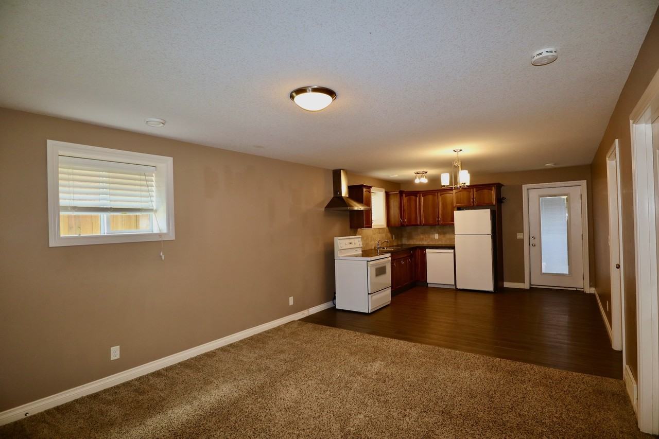 370 Teasdale Dr Bsmt #Bsmt - Photo 2 of 20