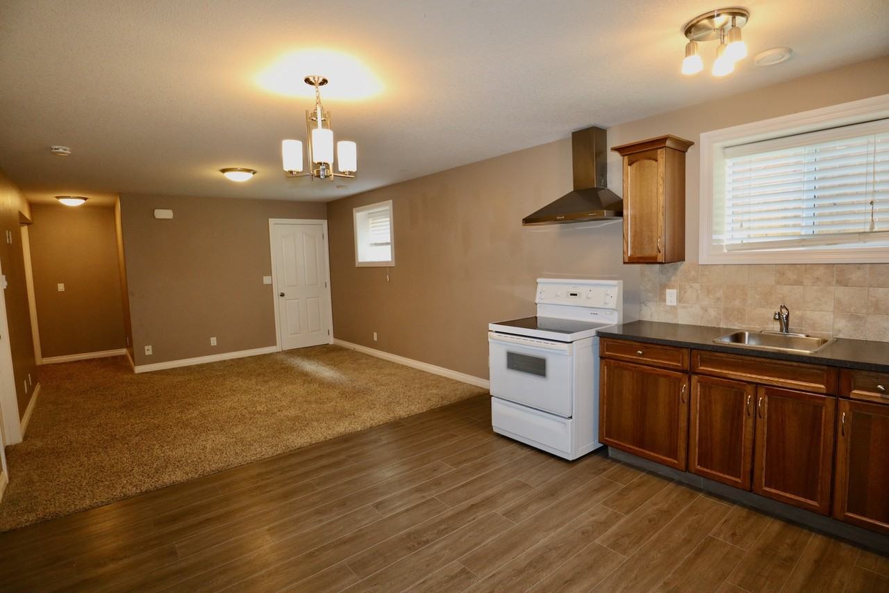 370 Teasdale Dr Bsmt #Bsmt - Photo 3 of 20