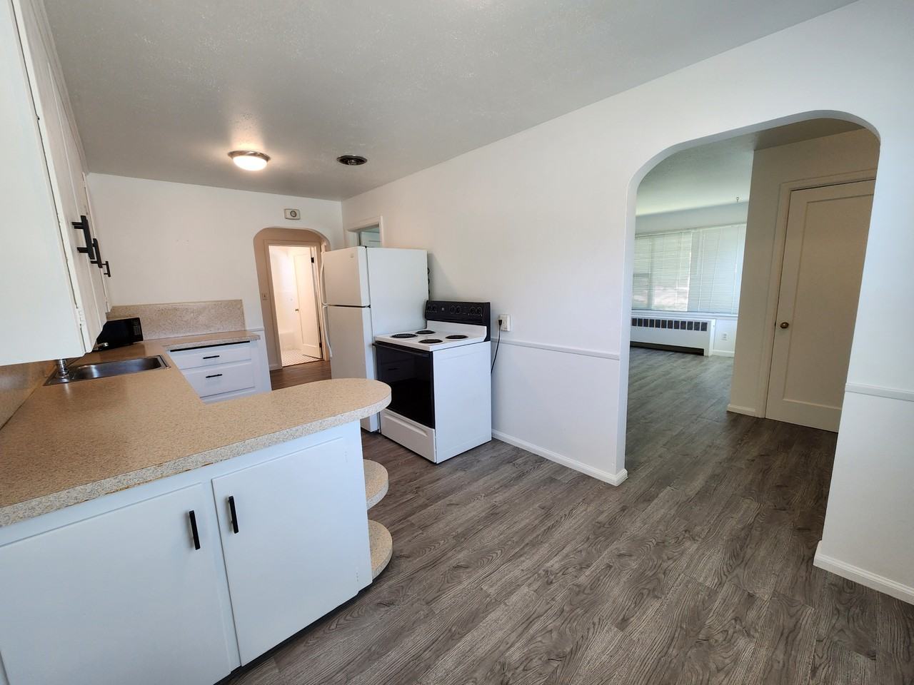 701 10Th St - Photo 2 of 8