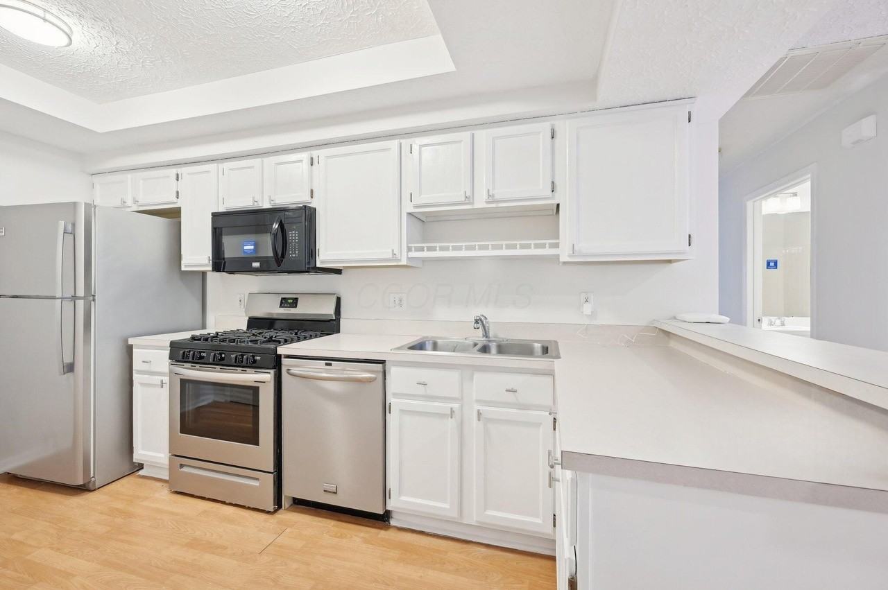 6774 Chateau Chase Dr - Photo 2 of 22