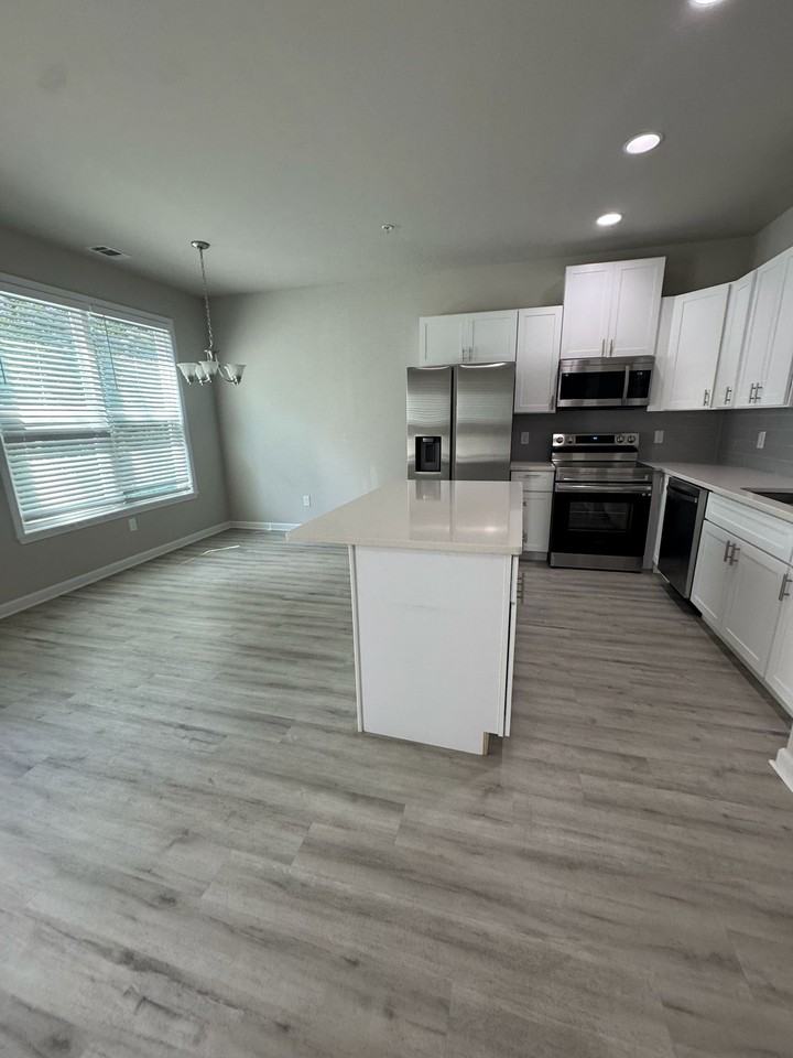 8330 Triple Crown Dr - Photo 3 of 16
