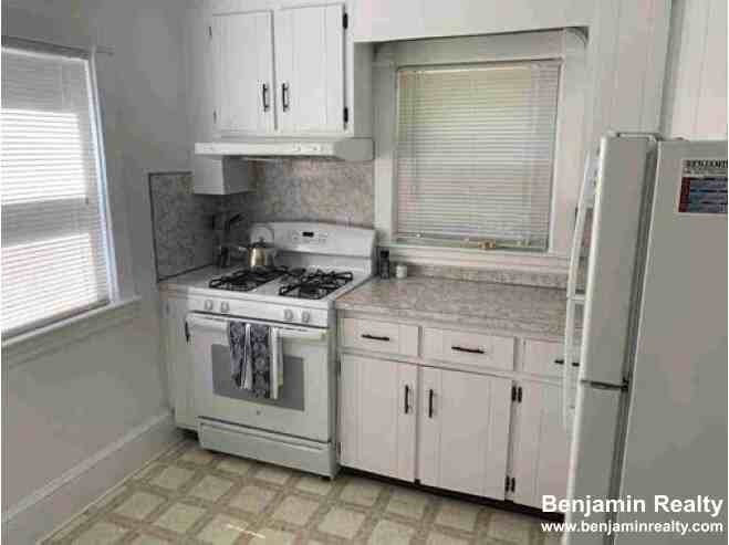 28 Beaconsfield Rd #1 - Photo 5 of 22