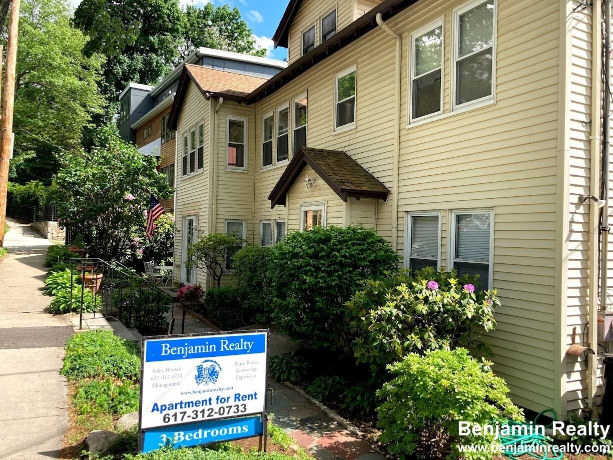 28 Beaconsfield Rd #1 - Photo 6 of 22