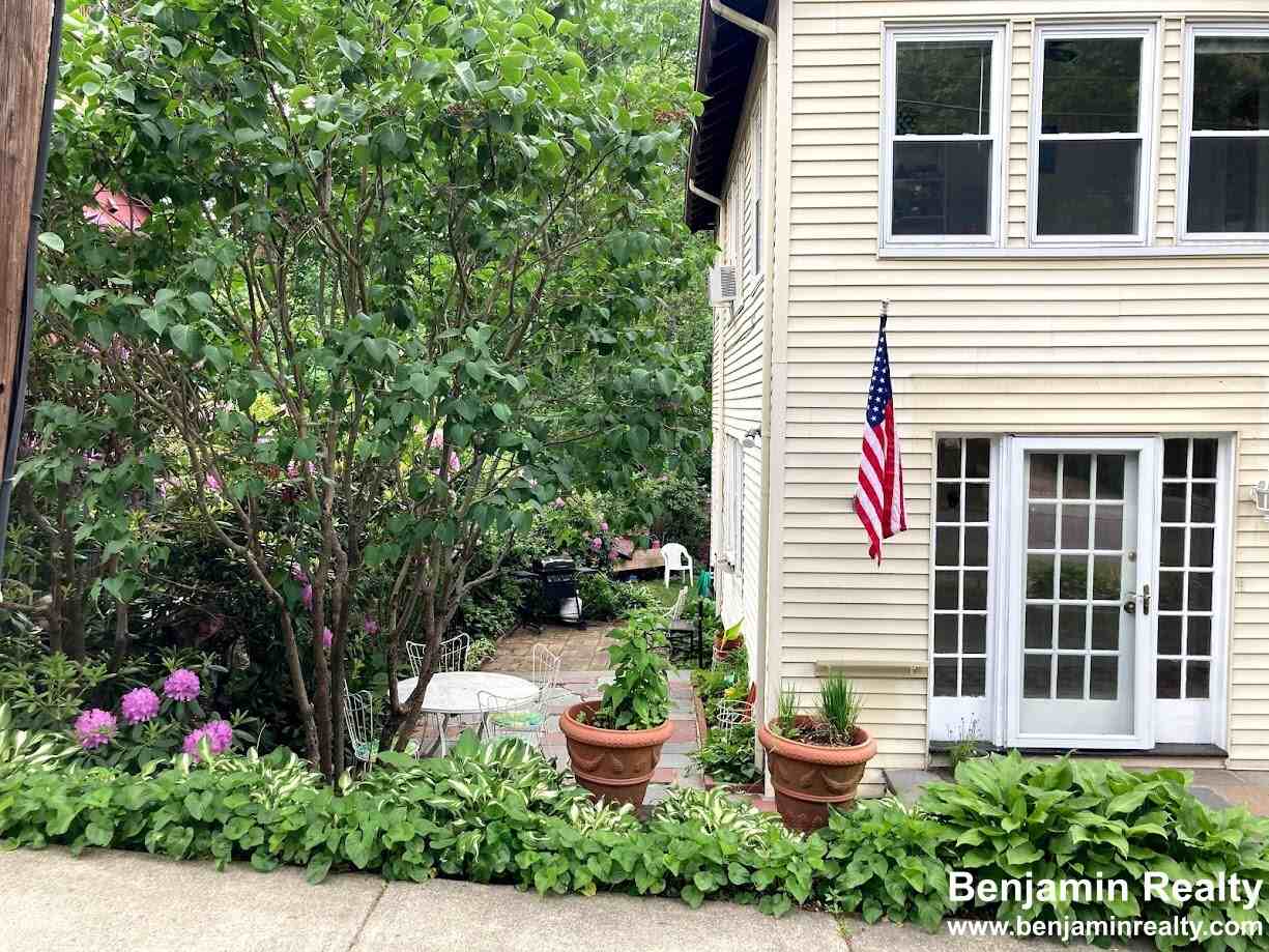 28 Beaconsfield Rd #1 - Photo 7 of 22