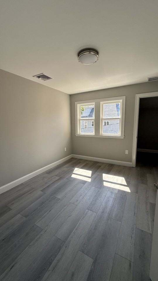 5 Harris Road 5 Harris Rd. #2 - Photo 2 of 14