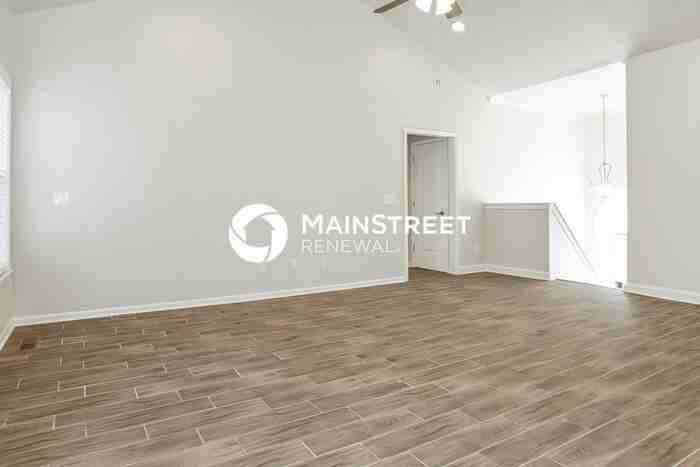 2292 Briar Glen Rd - Photo 3 of 17