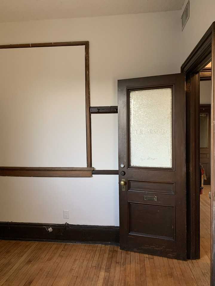 2854 Dundas St W - Photo 6 of 16