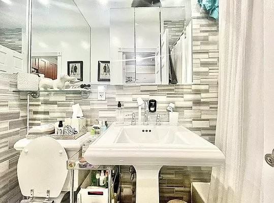 2nd Ave #3 - Photo 4 of 5