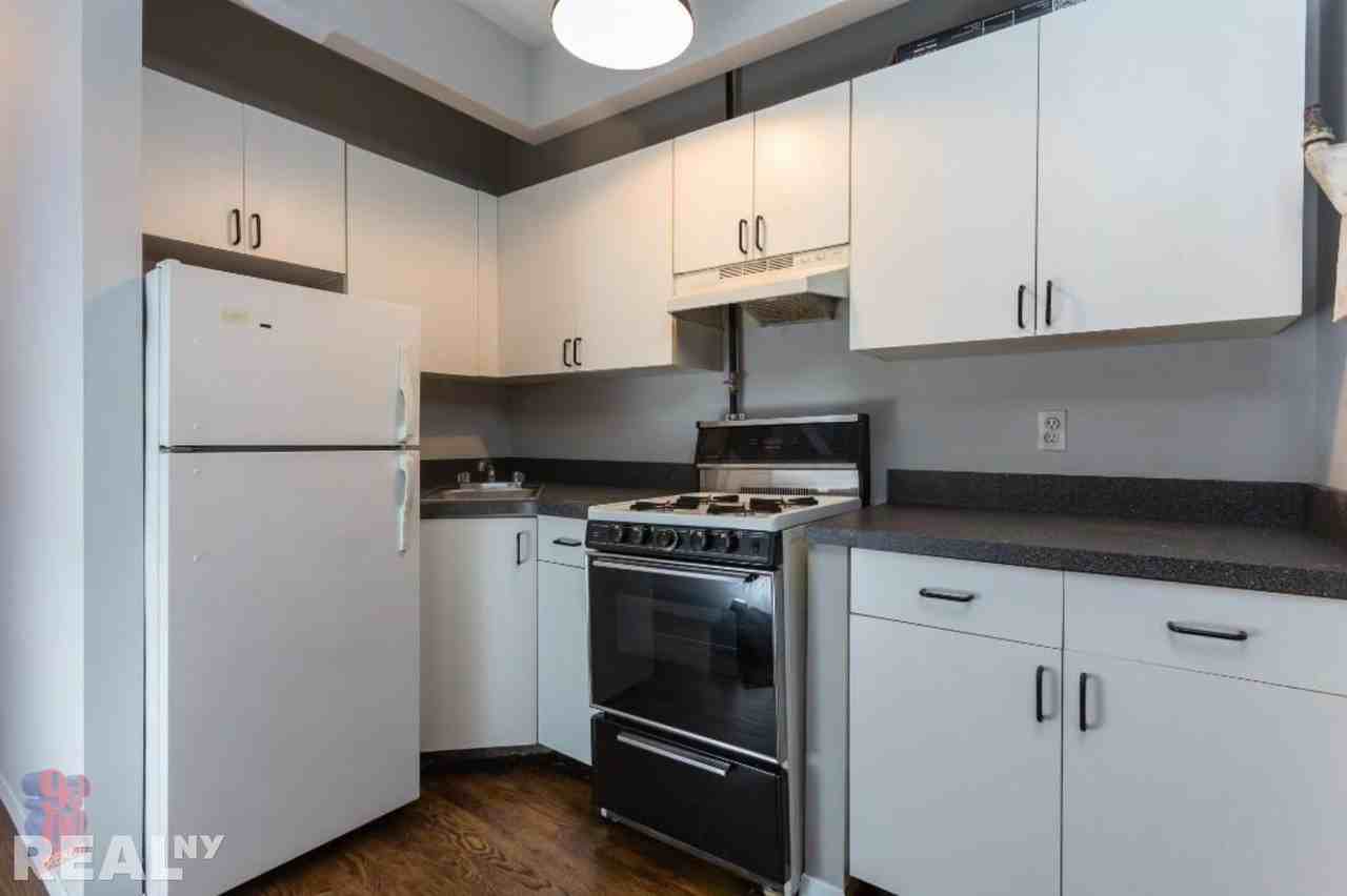 E 23rd St #14 - Photo 4 of 5