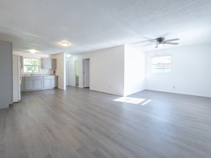 839 E Myers Blvd - Photo 3 of 13