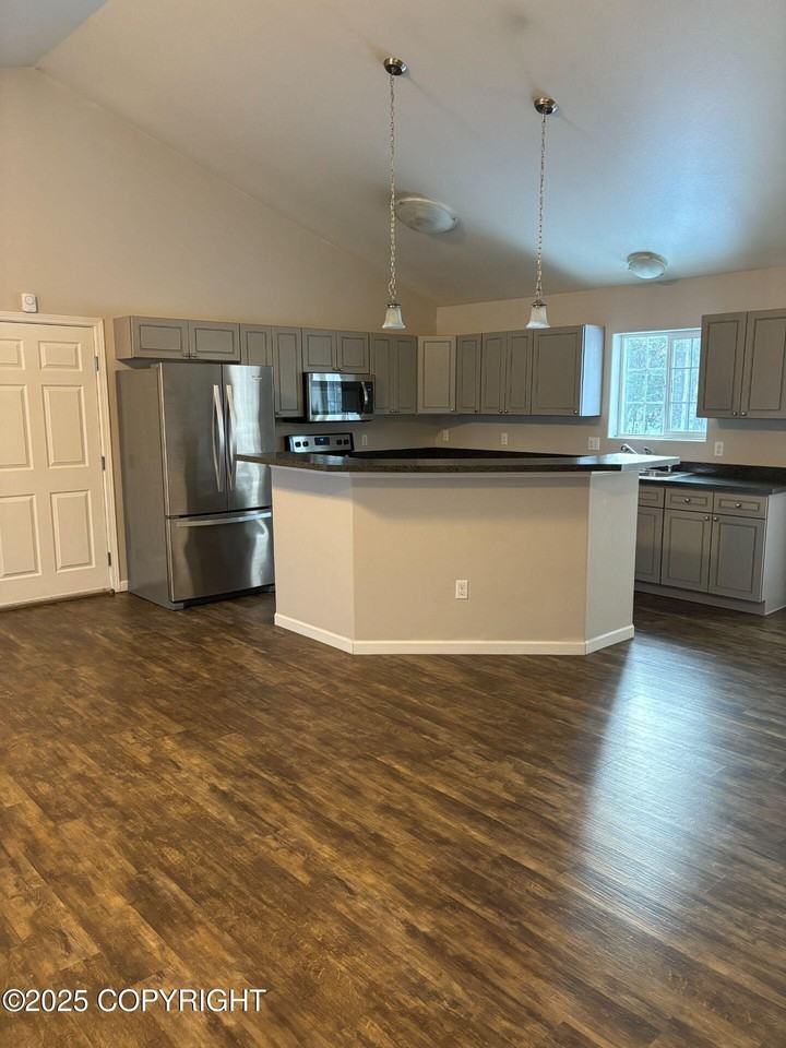 4562 W Fraser Dr - Photo 4 of 21