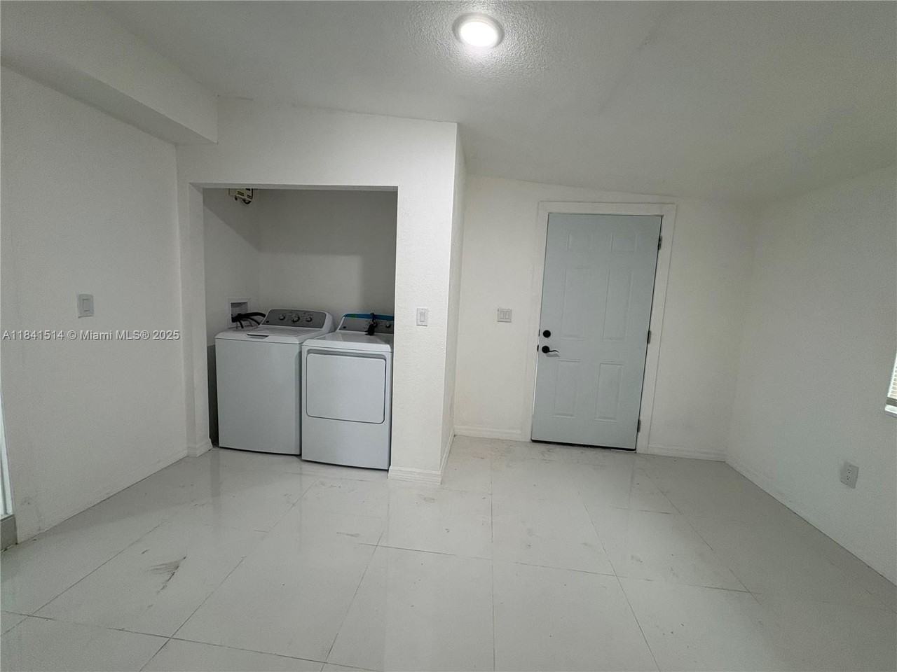 13485 Ne Jacksonville Rd - Photo 5 of 10