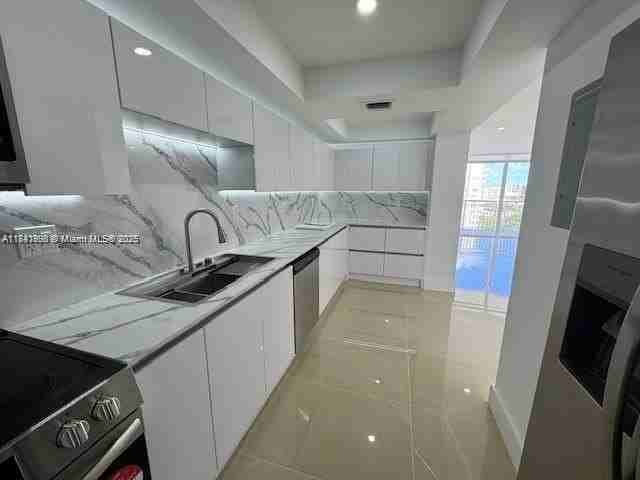 18071 Biscayne Blvd #1202 - Photo 7 of 34