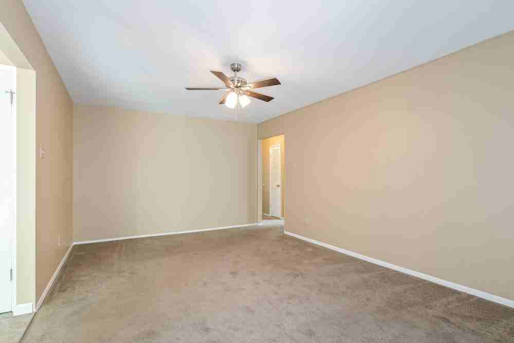 3825 Arbre Ln - Photo 5 of 17