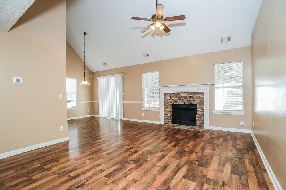 5622 Riverside Dr - Photo 4 of 17