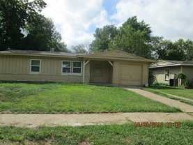 2422 Bluffton Dr - Photo 1 of 1
