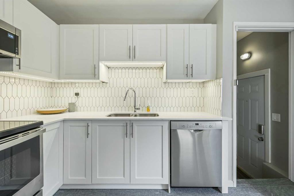 257 Hendon - Top 2 Floors! - Photo 2 of 33