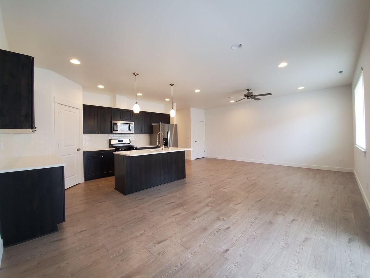 522 Bedrock Loop - Photo 7 of 32