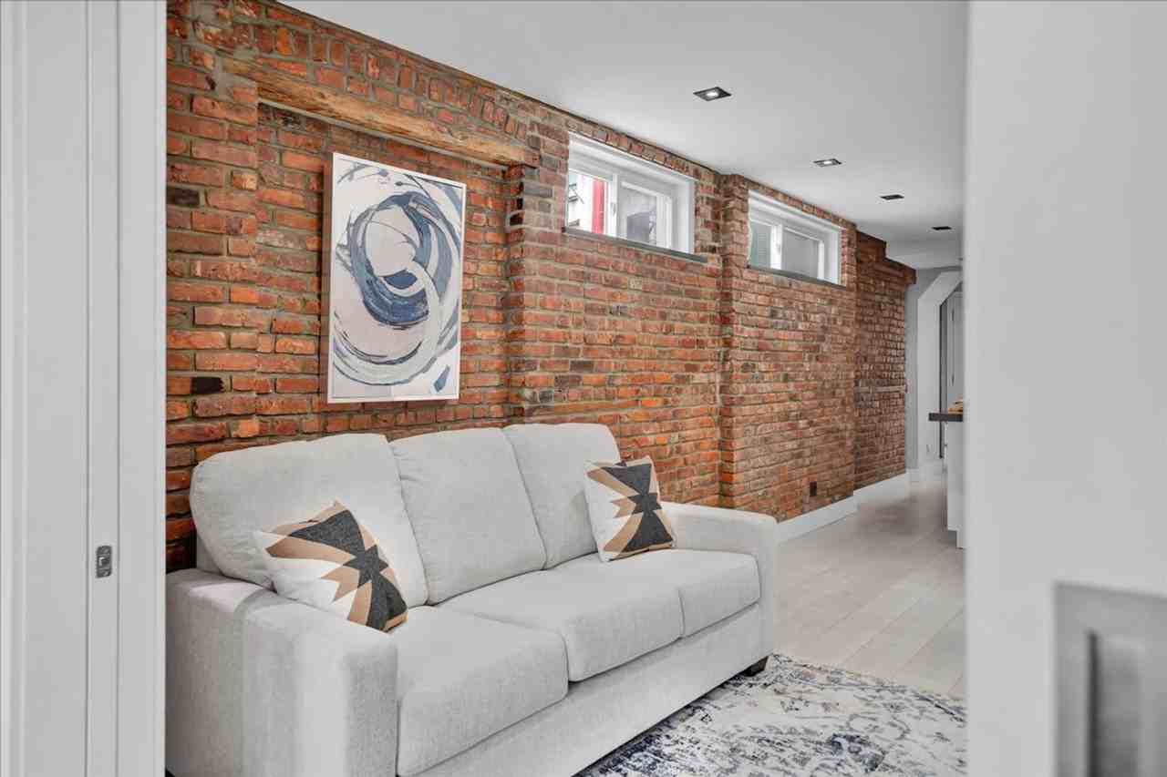 120 Mulberry St #1257050P - Photo 4 of 31