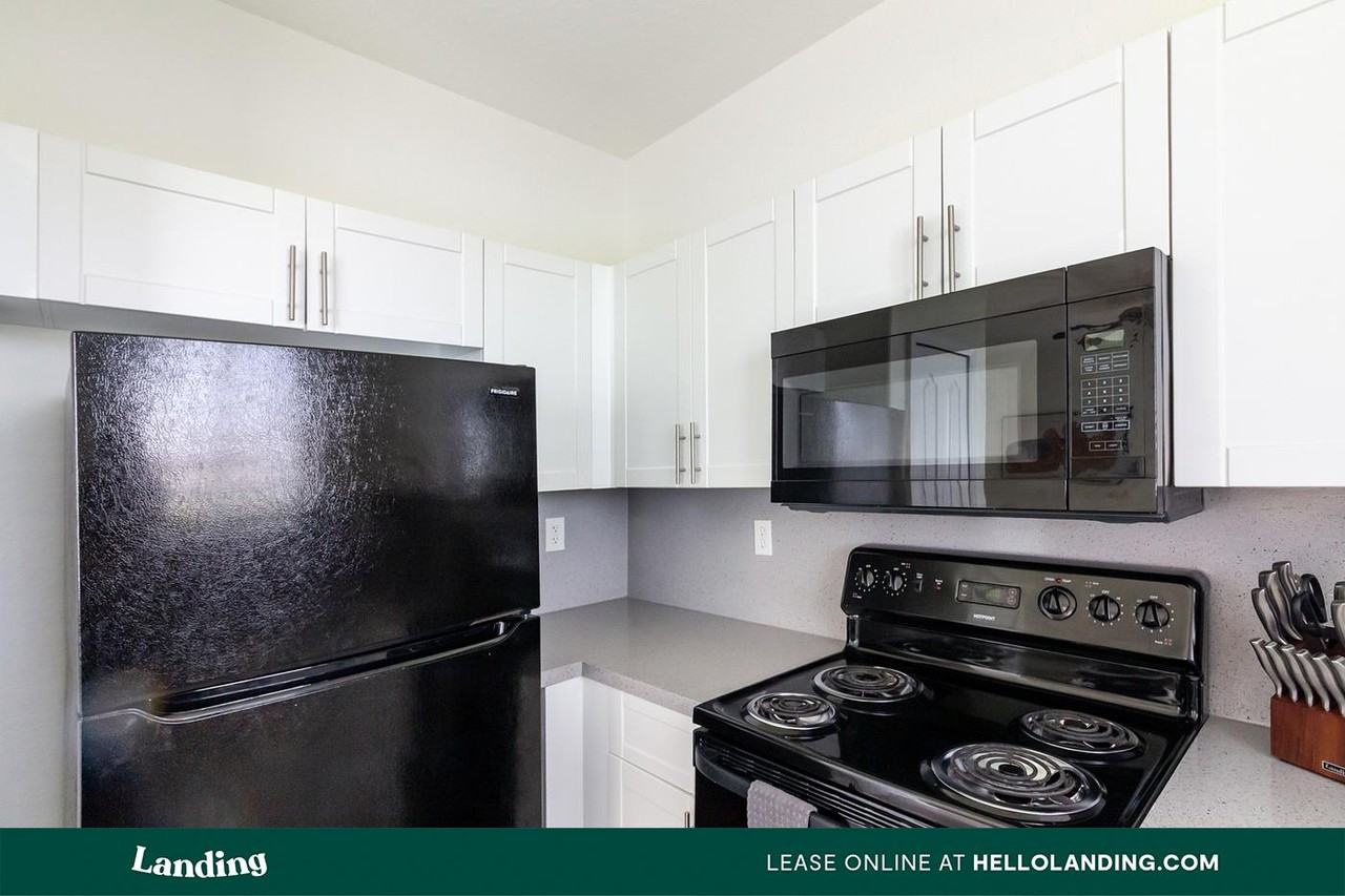 1140 SE 24 Road - Photo 3 of 50