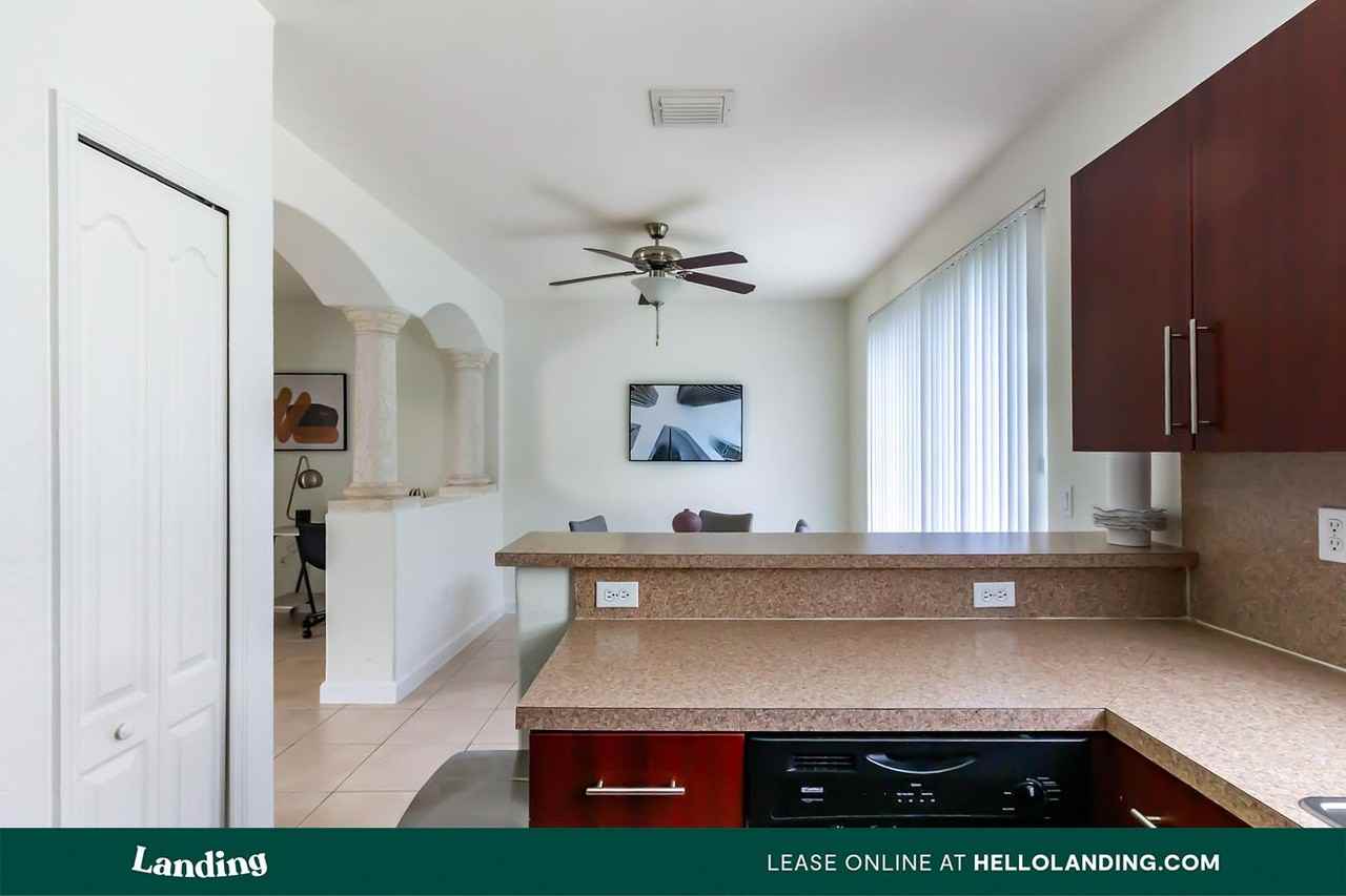 1140 SE 24 Road - Photo 4 of 50