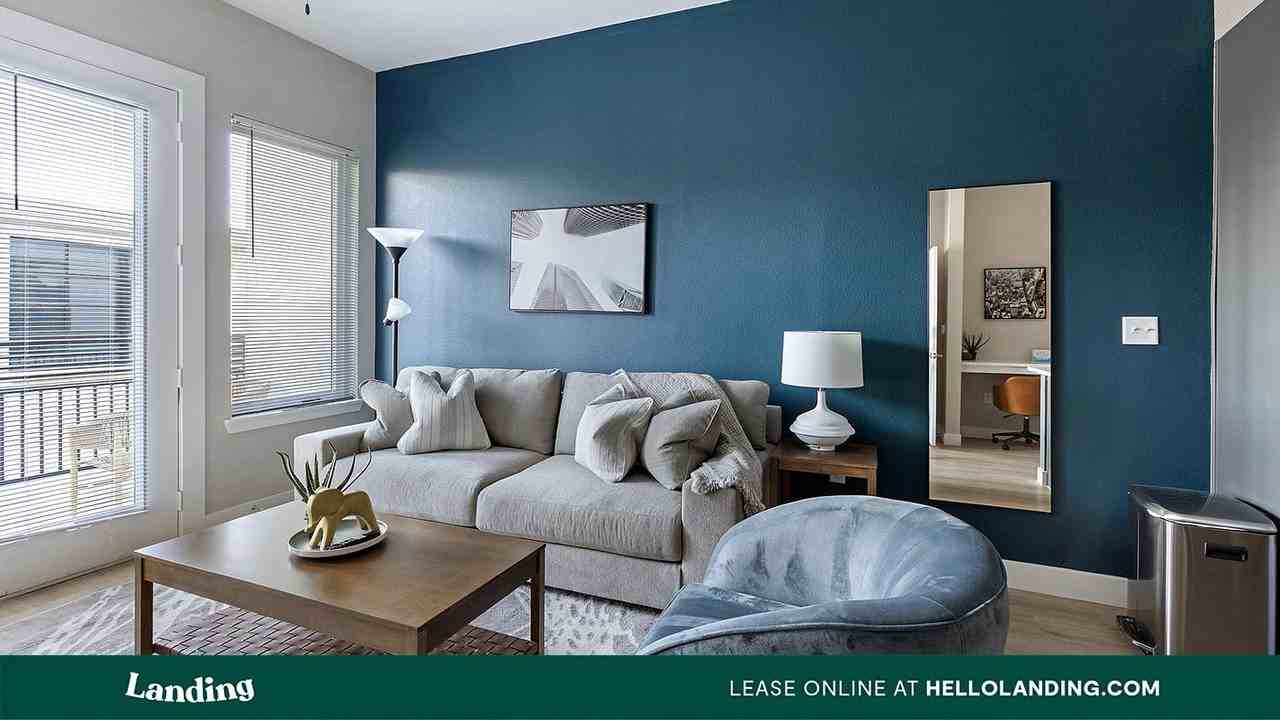 400 Crawford St - Photo 2 of 50