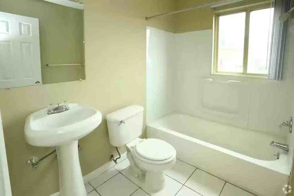 14110 Riverview St - Photo 7 of 8