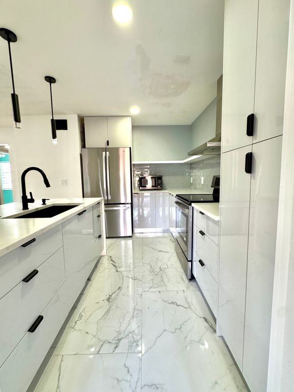 3005 1/2 Nw 68th St ##9d - Photo 2 of 16