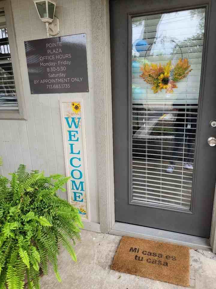 Pointe Plaza Apartments - Photo 2 of 4