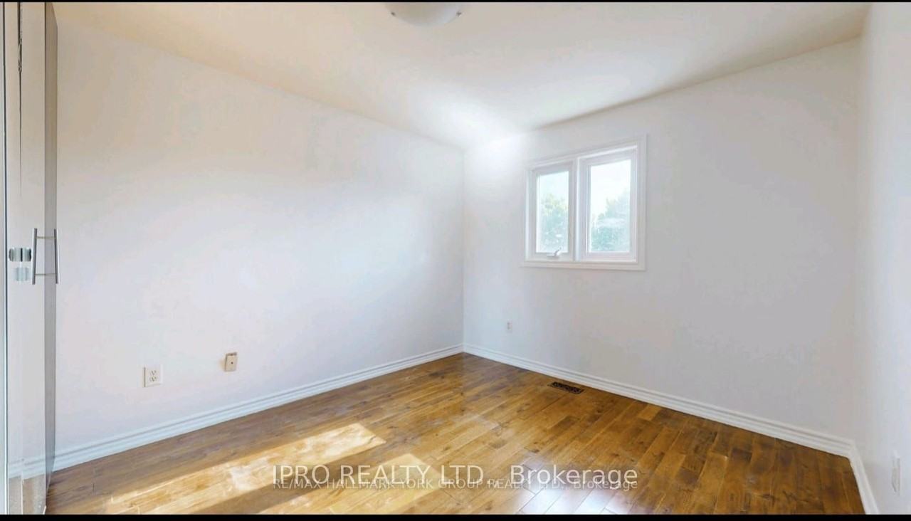 Bathurst St & Bloomington Rd - Photo 3 of 14