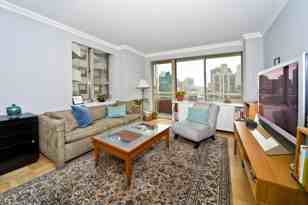 236 E 47th St Unit 25E  