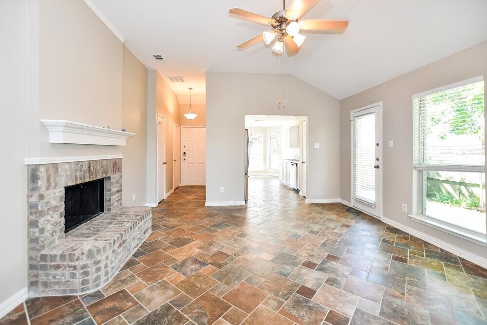 321 Rustic Grove Ln - Photo 4 of 20