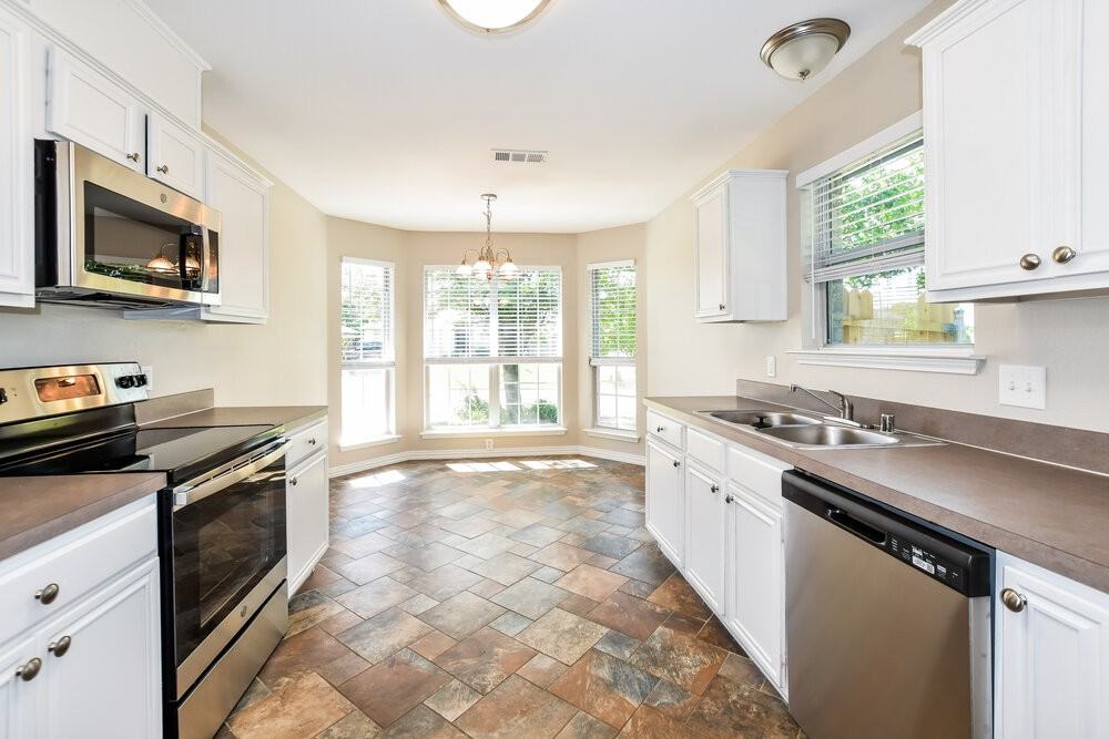 321 Rustic Grove Ln - Photo 7 of 20