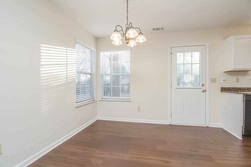 688 Hollandale Rd - Photo 3 of 18